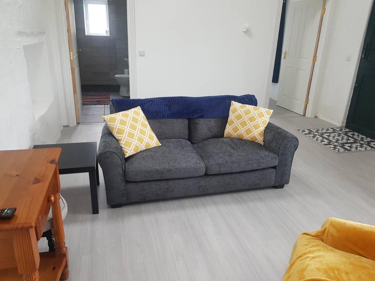 Lavender Lane Cottage ทราลี ภายนอก รูปภาพ