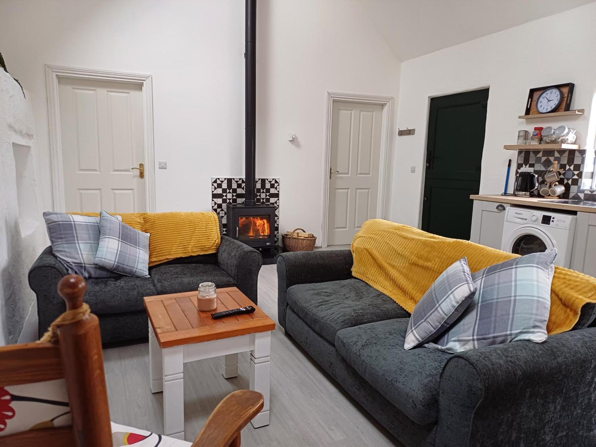 Lavender Lane Cottage ทราลี ภายนอก รูปภาพ